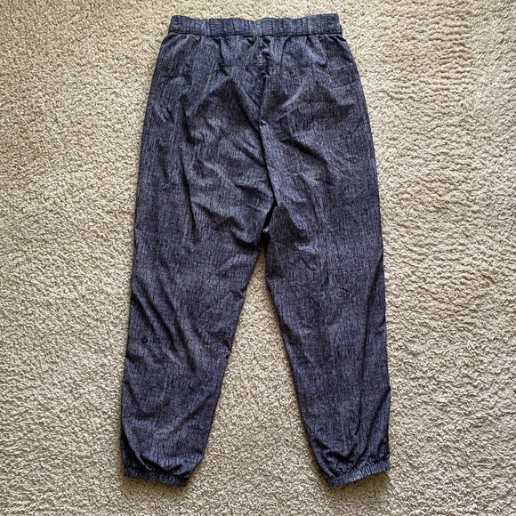 Lululemon Black & White Jogger Pants Sz 6 - Picture 3 of 15
